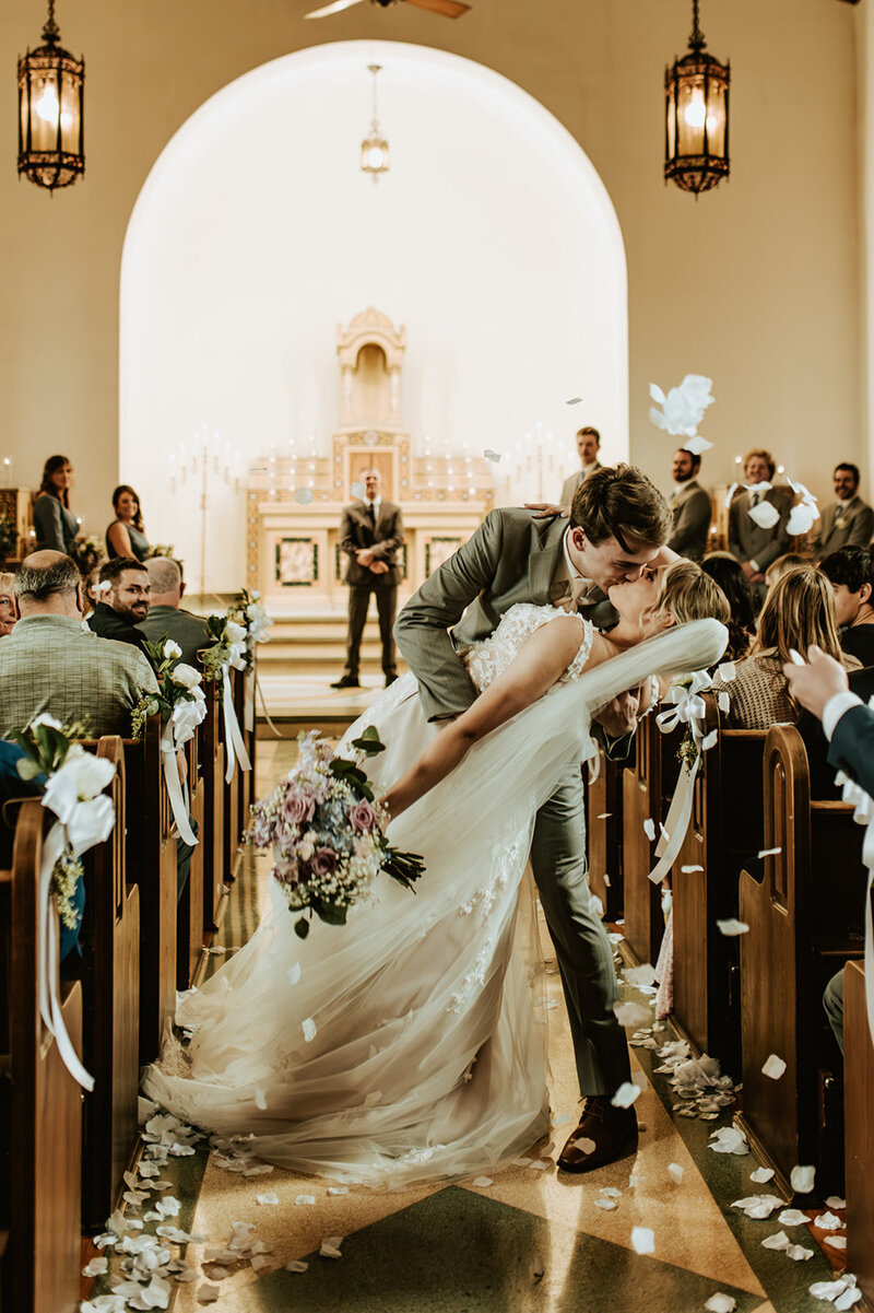 chapel-kiss (1)