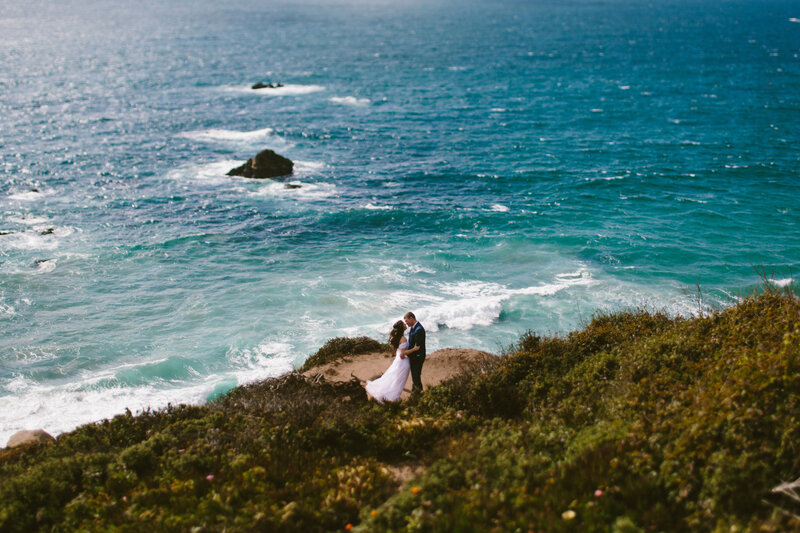A bride and groom elopes in Salt Point State Park