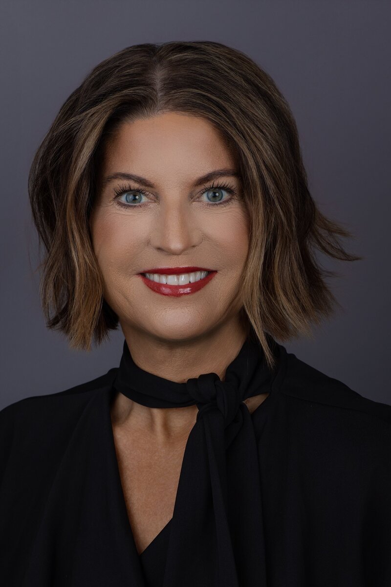 Professionally elegant headshots Georgia
