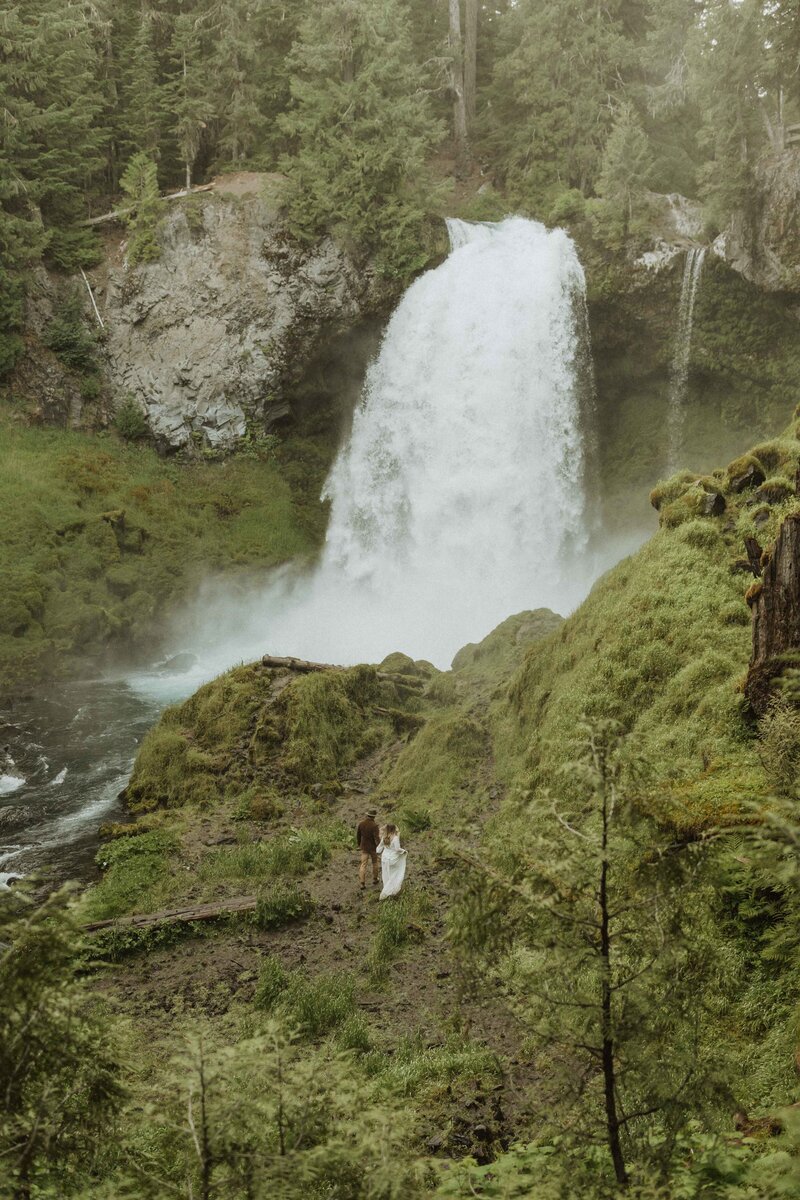 Oregon-Waterfall-Elopement-Kiefer-Austin-Megan-Schukei-Photography-286
