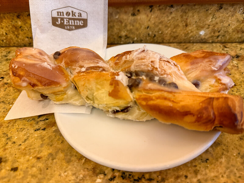 Treccia pasty at Pasticceria Dianda in Lucca, Italy