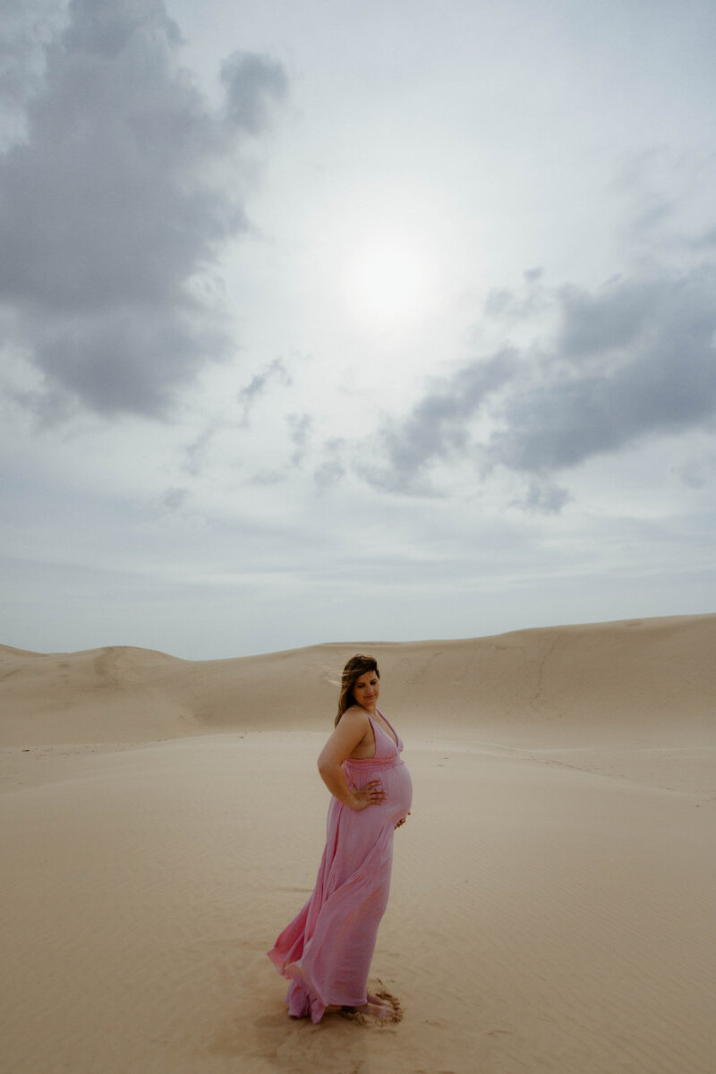 silver-lake-sand-dunes-maternity-session-michigan-wedding-photographer-alisciamariephotography-0902