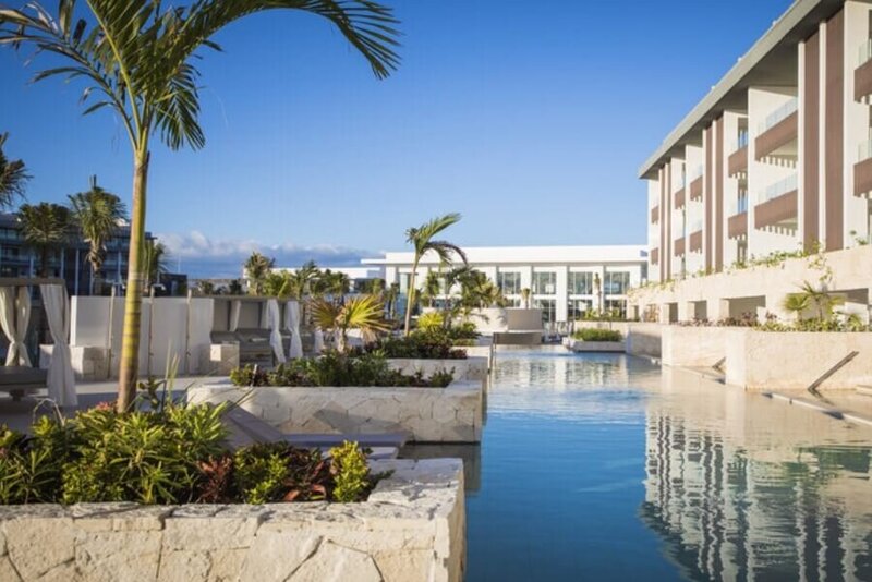 swim up suite majestic costa mujeres