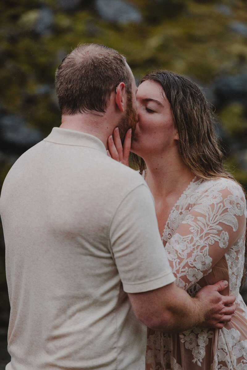 Alaska-Hatcher-Pass-Waterfall-Engagement-T&E_11