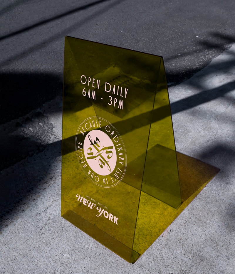 NY Free Transparent Street Stand Mockup kopie 2