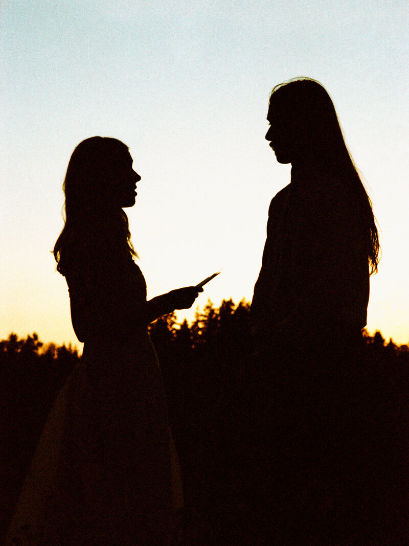 2025-ace-photography-oregon-backyard-wedding-sneak-peeks-06