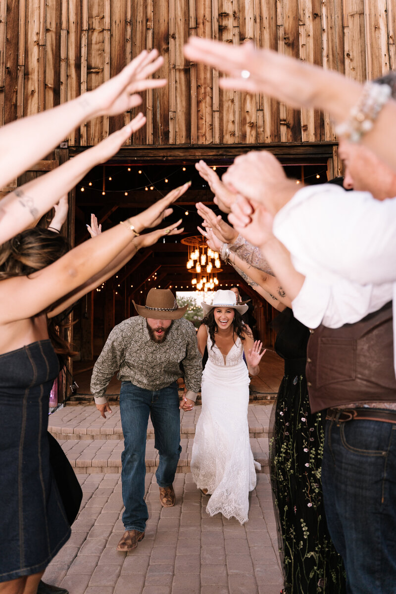 parkhomeranchwesternelegantwedding-89