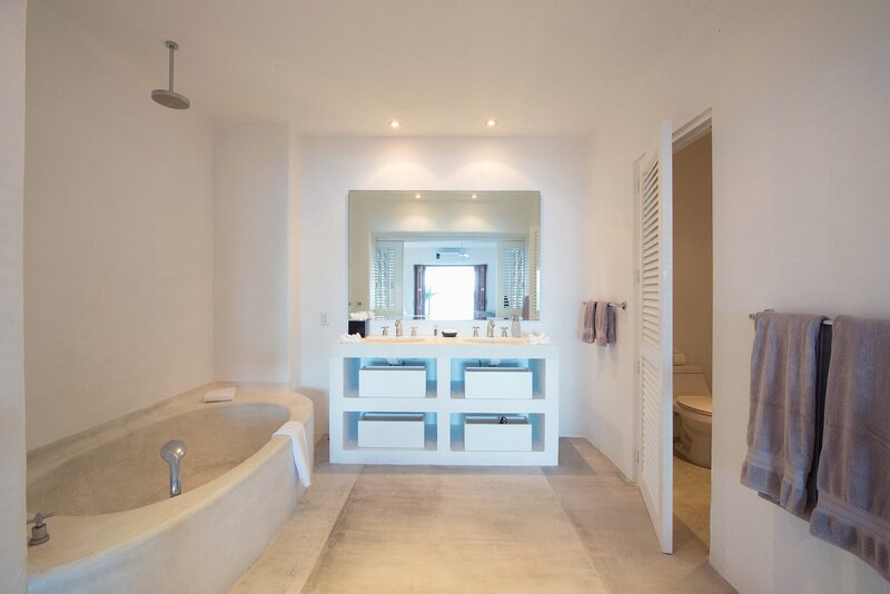 04-1-3-Careyes-Mexico-Properties-Villas-Casita-Azul-Bathroom-042