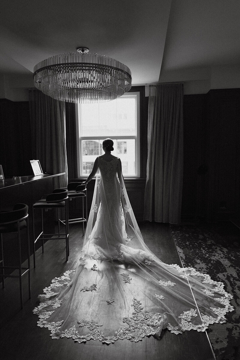 amway-grand-plaza-grand-rapids-wedding-7856
