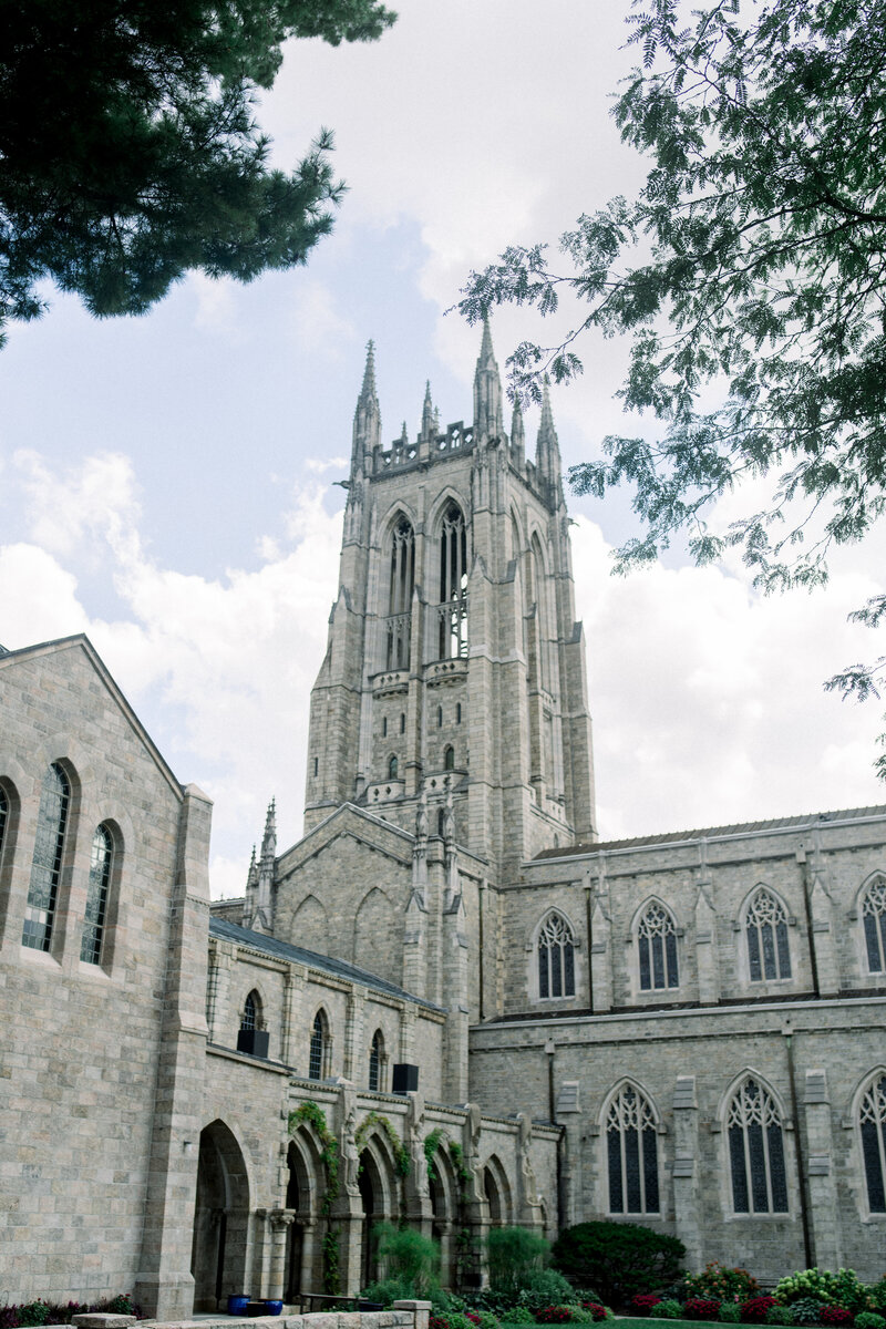 Tiffany Longeway Photography captures the architectural grandeur and timeless beauty of Grace Cathedral in San Francisco, California.
