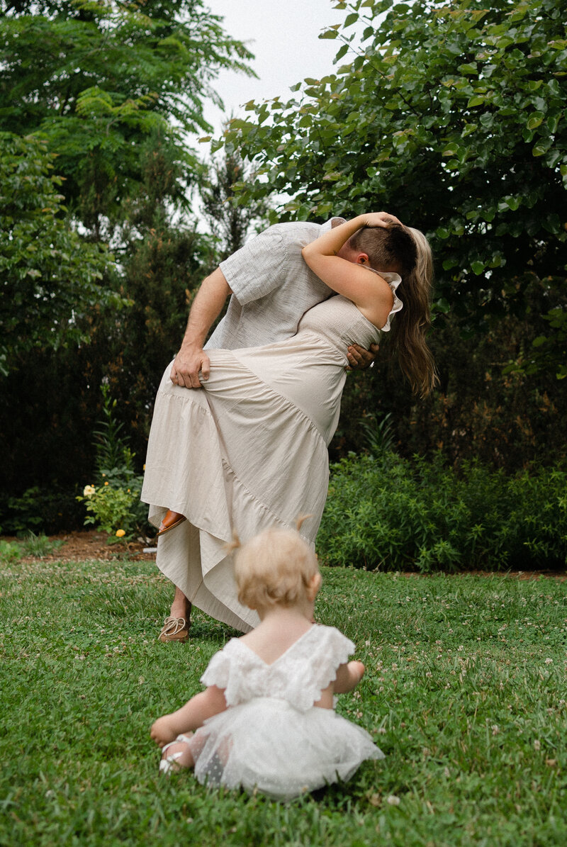 Family Session at the Knoxville Botanical Gardens in Knoxville, Tennessee