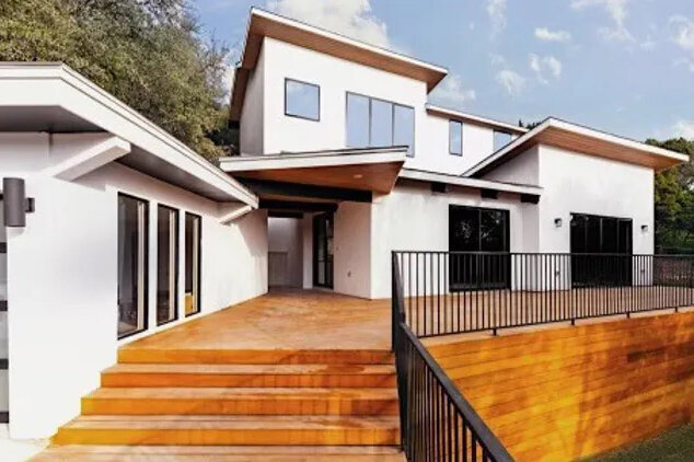 5810-lakeview-circle-exterior-1