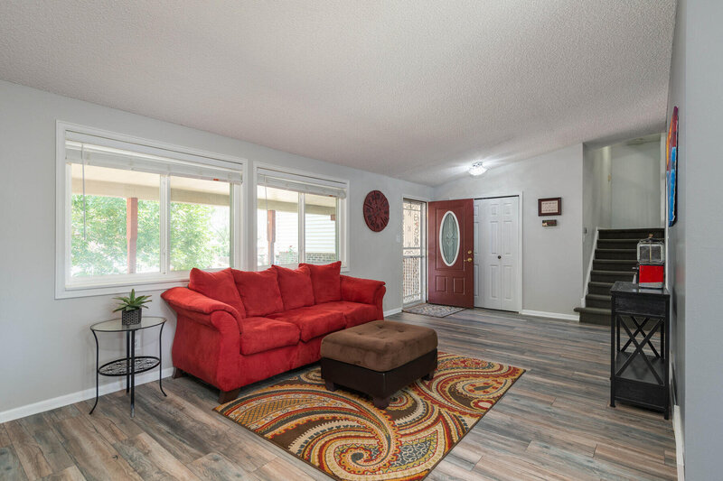 6620 W 73rd Pl-003-023-Living Room-MLS_Size
