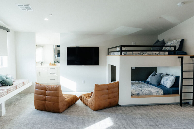 Beezah_FrankiesPlace_ALL-261