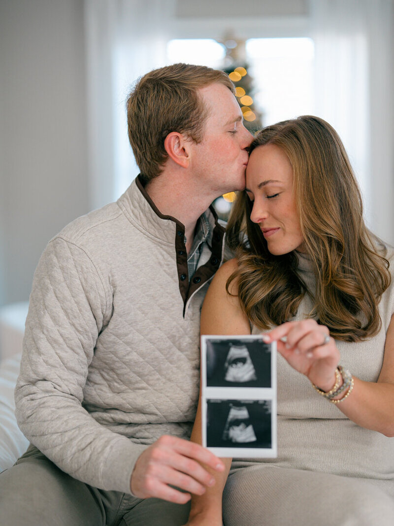 Auburn-AL-Pregnancy-Announcement-Photographer-7402627