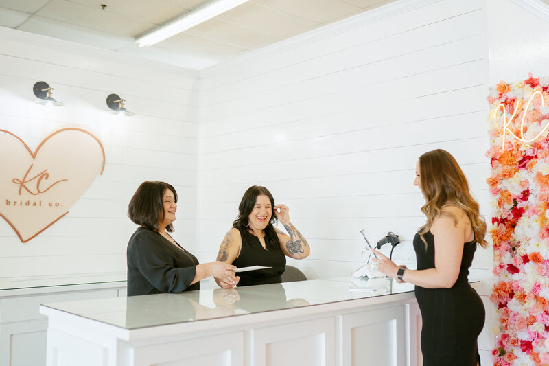 KC_BRIDAL_OAKDALE_CALIFORNIA_BRIDAL_BOUTIQUE_WILD_HONEY_PHOTO-113