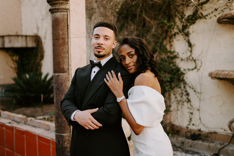 old-money-downtown-houston-engagement-photos_7440
