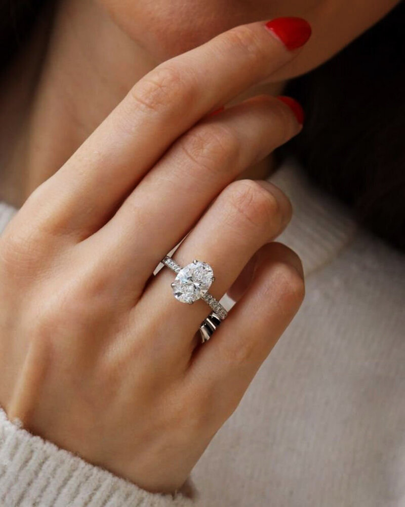 oval-diamond-engagement-ring