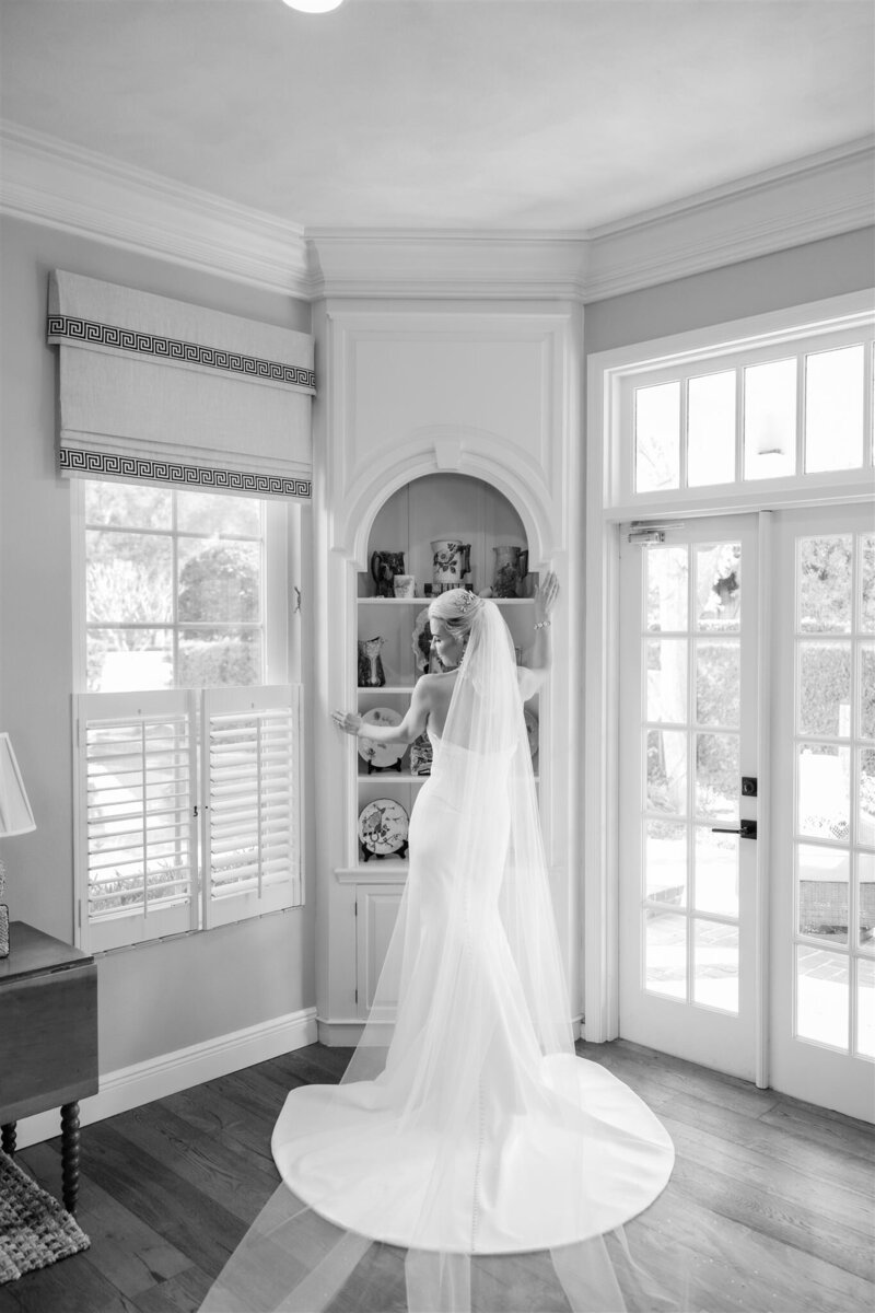 A black and white portrait of a bride by Orlando wedding photographer. 