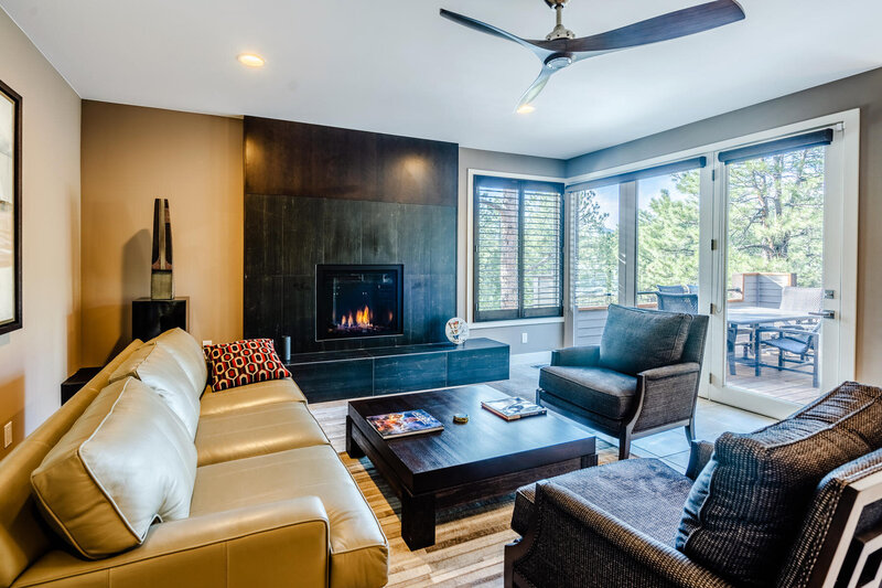 2441 Juniper Court-015-009-Family Room-MLS_Size