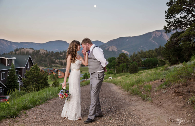 Pretty-Estes-Park-Colorado-Wedding-Venue-Mary's-Lake-Lodge-at-Dusk