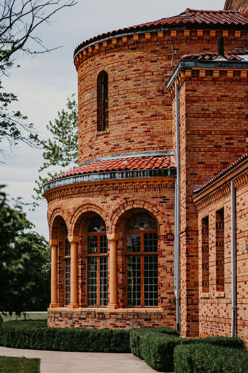 cadet-windows-exterior