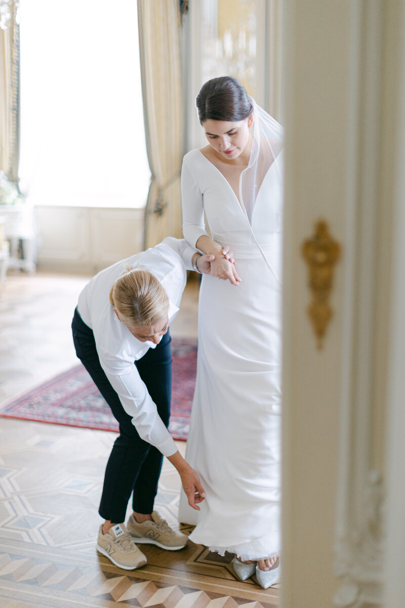 Getting ready Hotel Imperial Vienna ÈCLAT Destination Weddings
