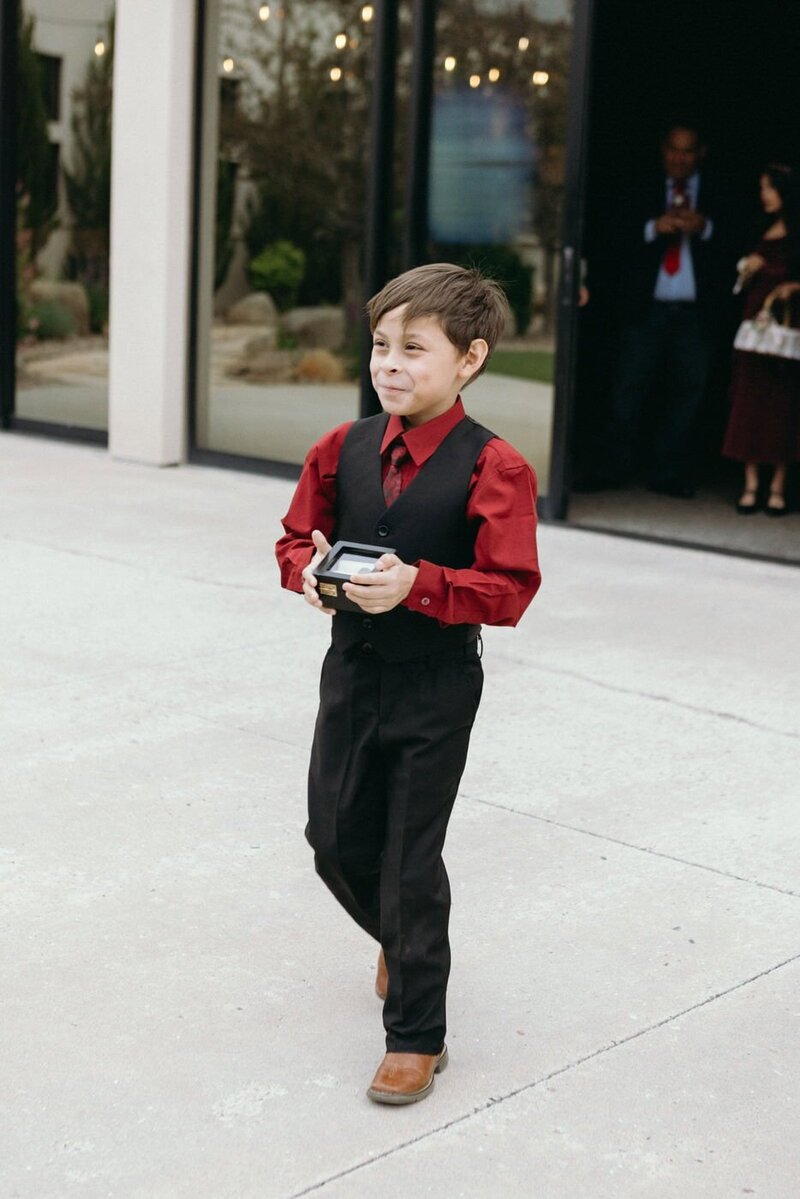 classic-and-documentary-style-wedding-photography-189