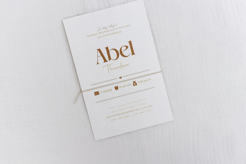 Geboortekaartje-met-streepjes-geel-en-cognac-Abel-19