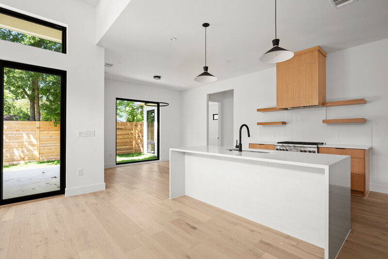 1004-audrey-court-kitchen-1