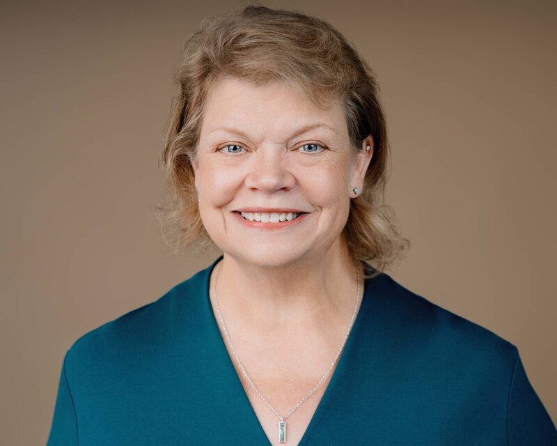 KarenHeadshots-SOCIAL.00263 (1)