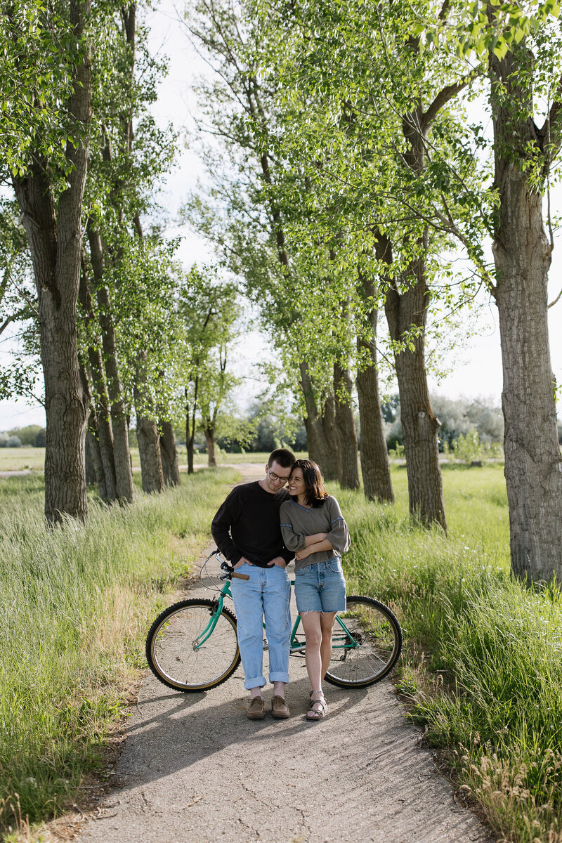 Candid couples photos in a lush PNW forest