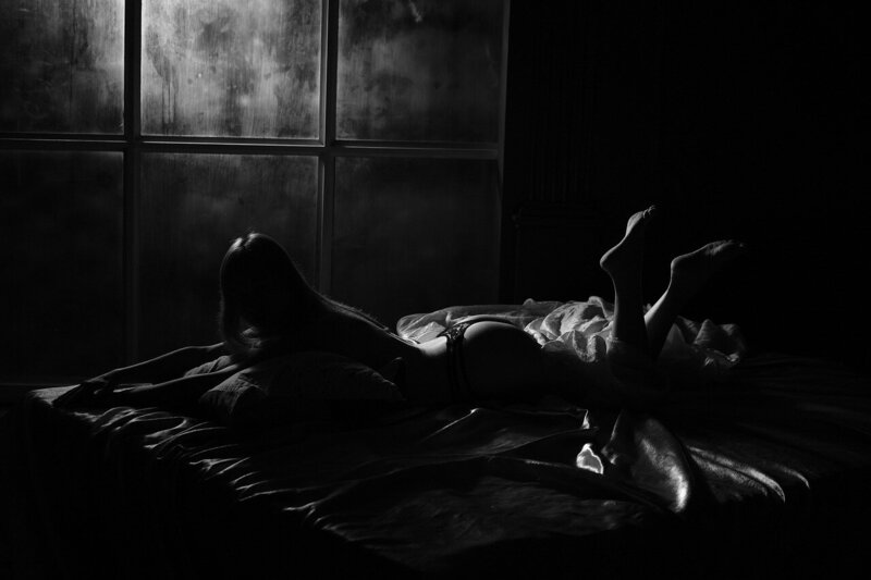 in-bed-4511438_1280