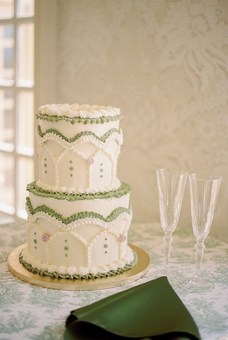 Virginia-Spring-Intimate-Wedding-Estate-at-River-Run-on-35mm-Film-12