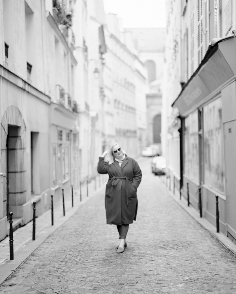 DArcy-in-Paris-Streets-Oct2019-02-BW
