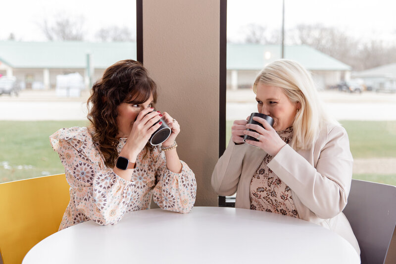 Women drinking coffee