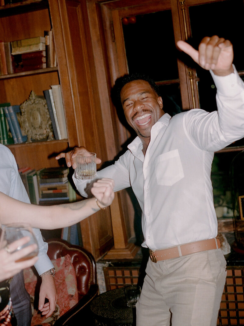 Brady Bates - The Paramour Estate-18