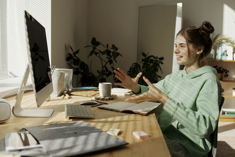 Teen girl in individual counseling in Montana