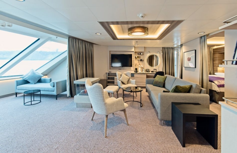Hurtigruten Expeditions 2