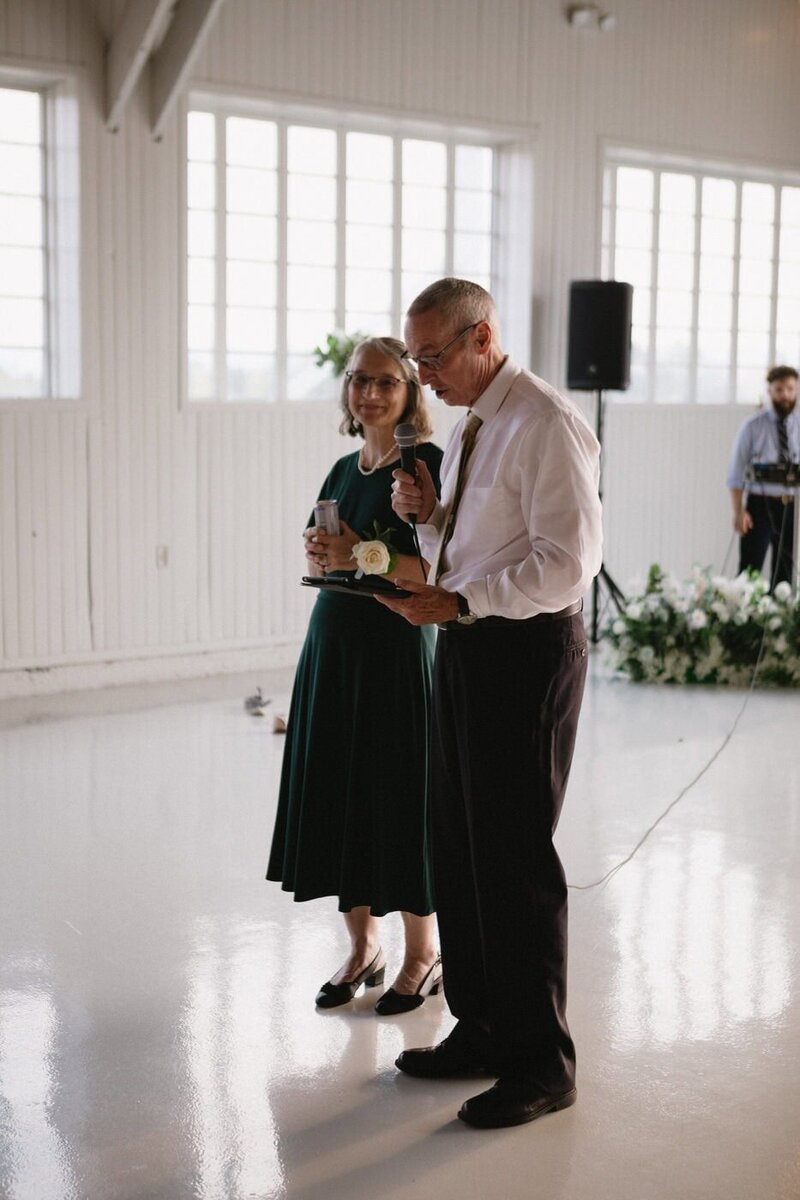 classic-and-documentary-style-wedding-photography-315