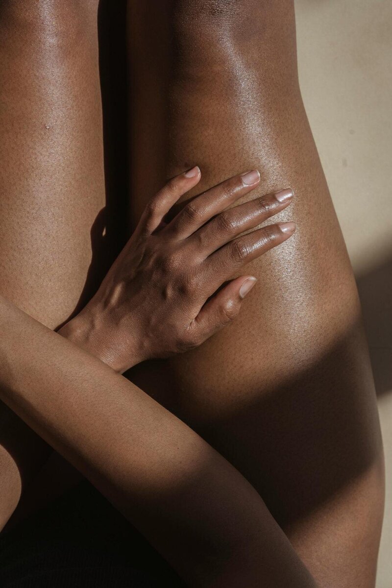 close up of a black woman's thighs