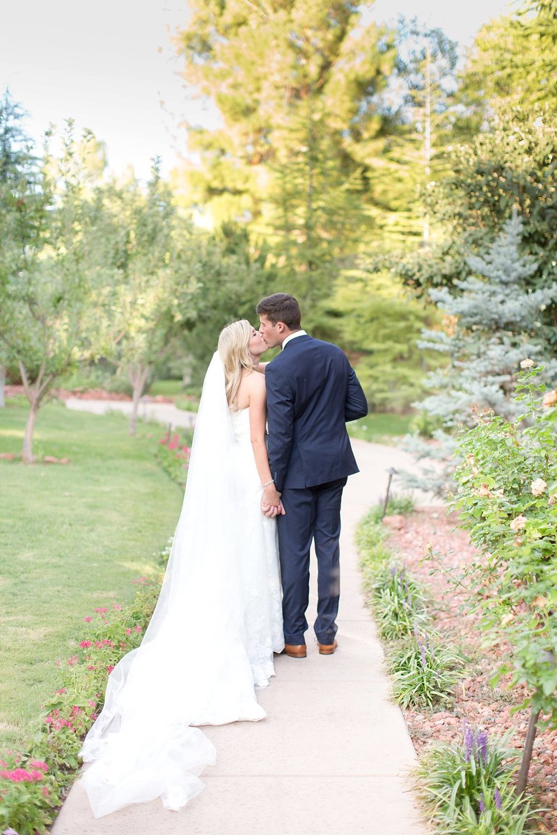 Sedona L'Auberge Outdoor Wedding | Amy & Jordan Photography