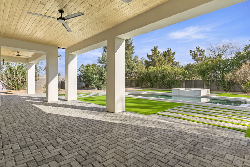 3-web-or-mls-6315-e-corrine-dr