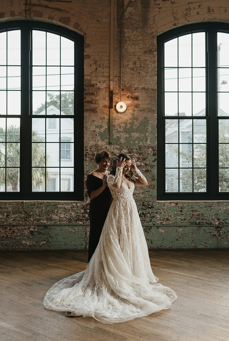 The-Cedar-Room-Candlelit-Moody-Wedding-Madeline-Eric-69