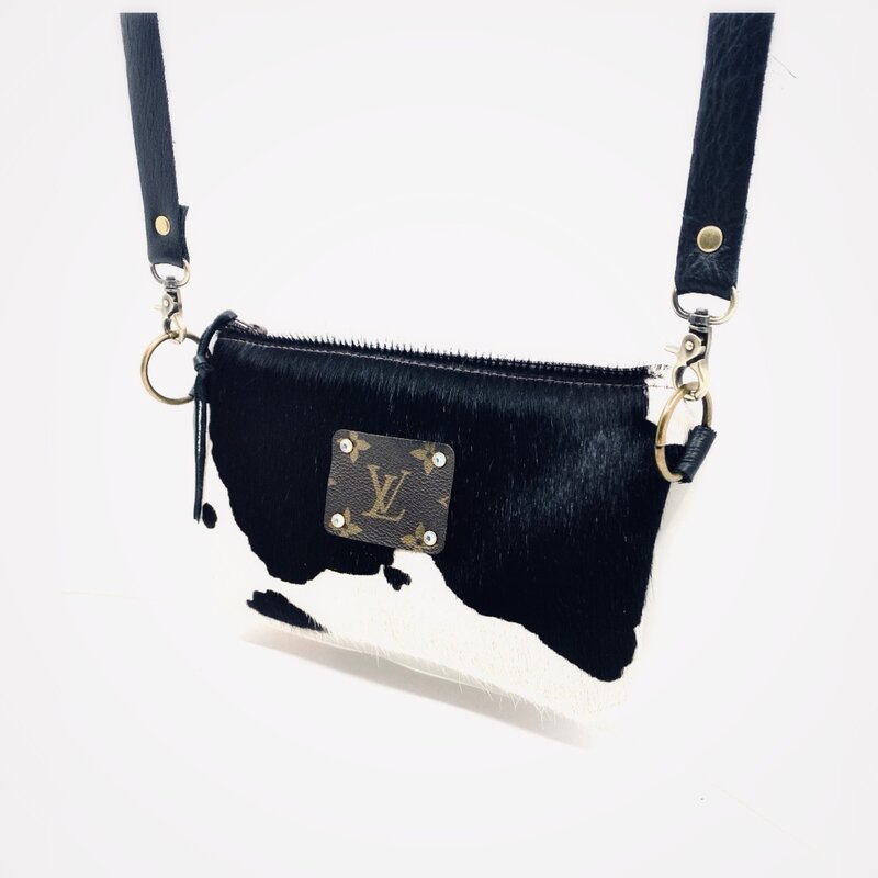 Black and White Cowhide Purse (4)