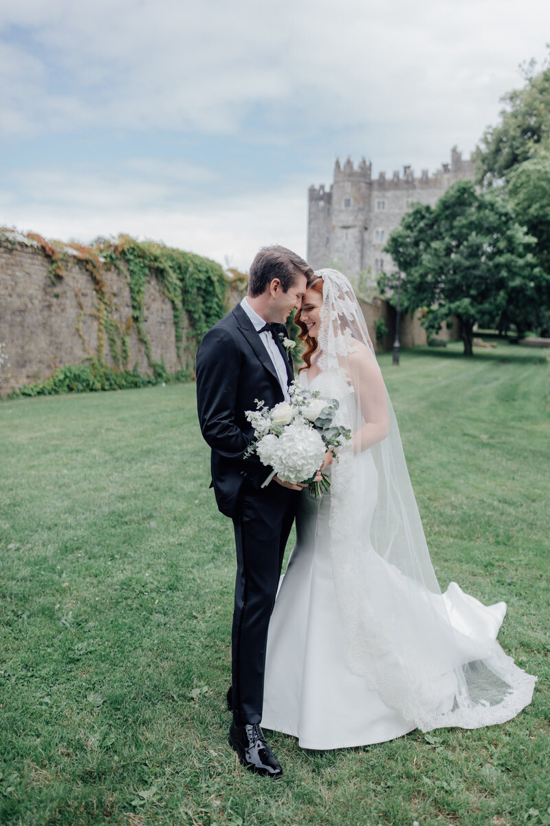 first-look-castle-wedding