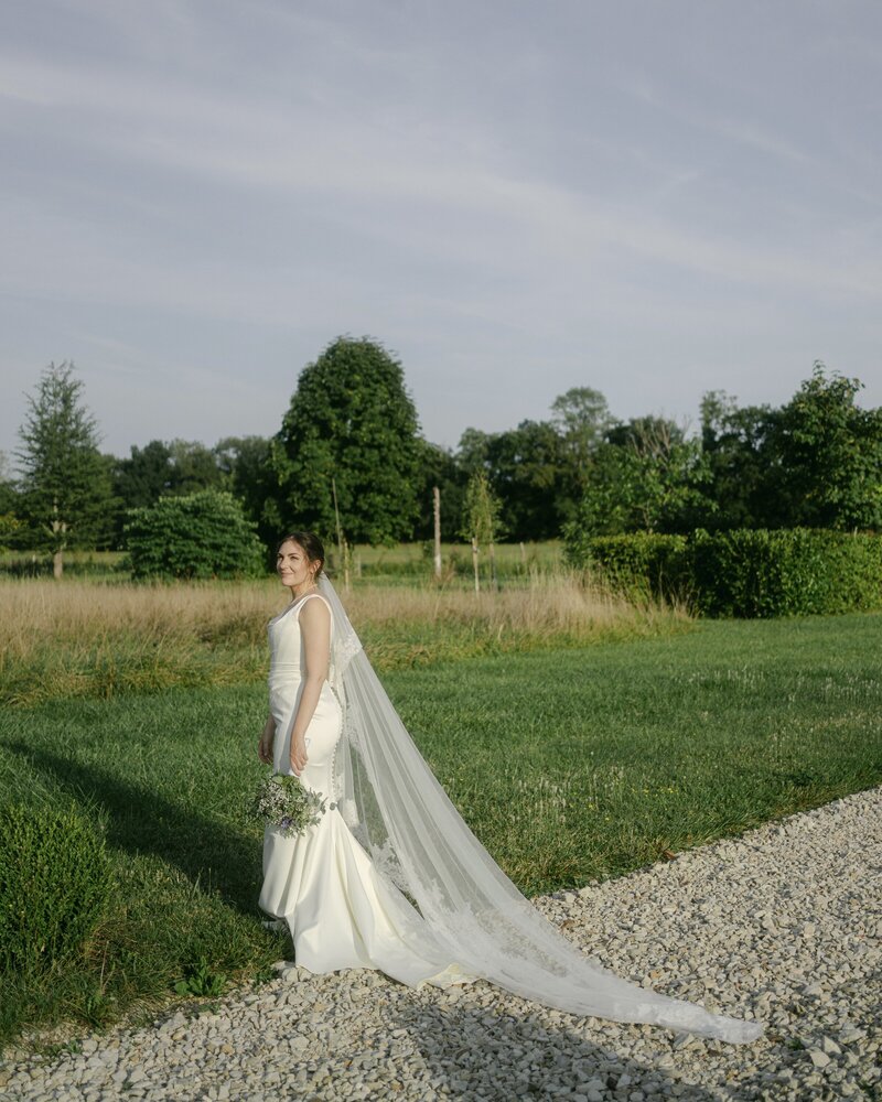 FrenchWeddingPhotographer_PiaBacino_AbbayedeReignyWedding119