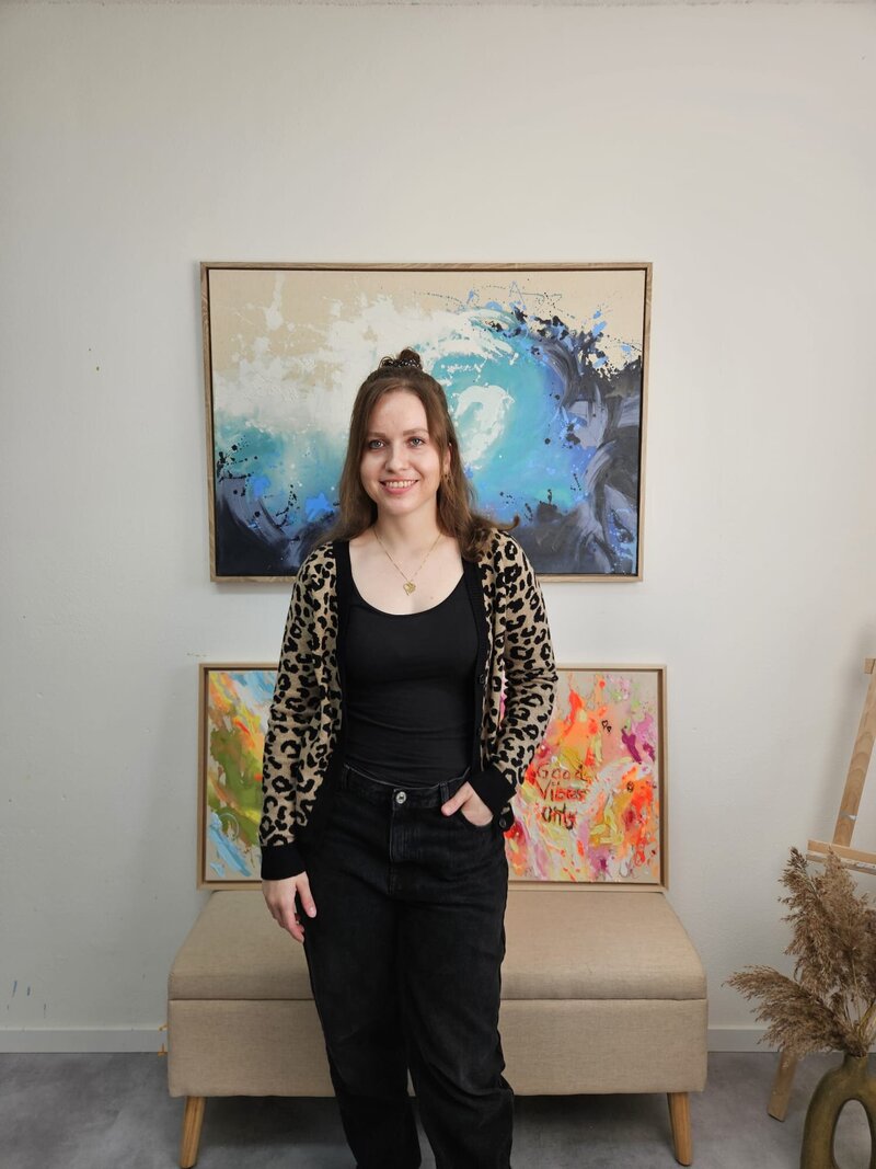 Lisa Popp abstrakte Acryl Künstlerin aus Franken