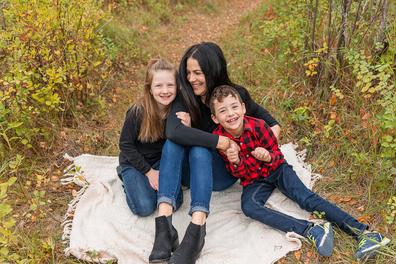 2025-krystal-moore-photography-moose-jaw-fall-family-photography-14