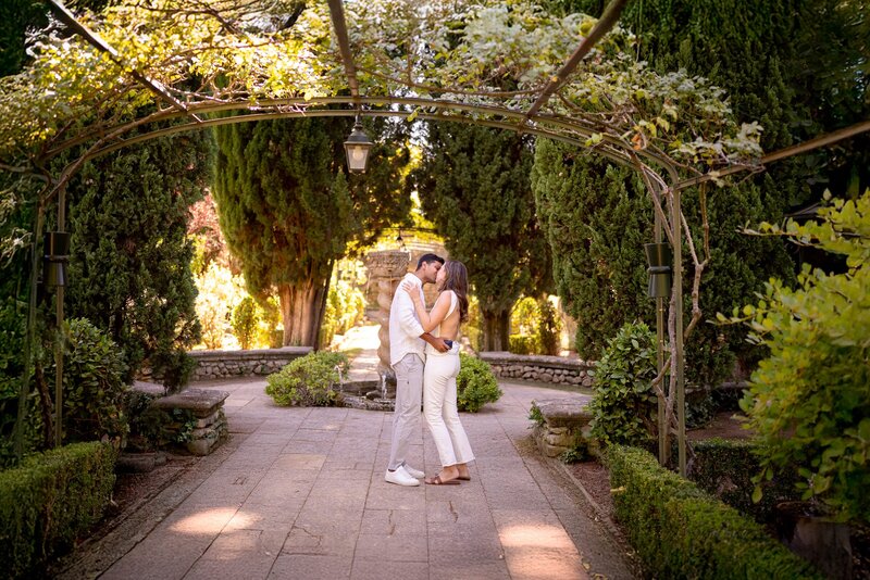 aix_en_provence_engagement_photoshoot_couple